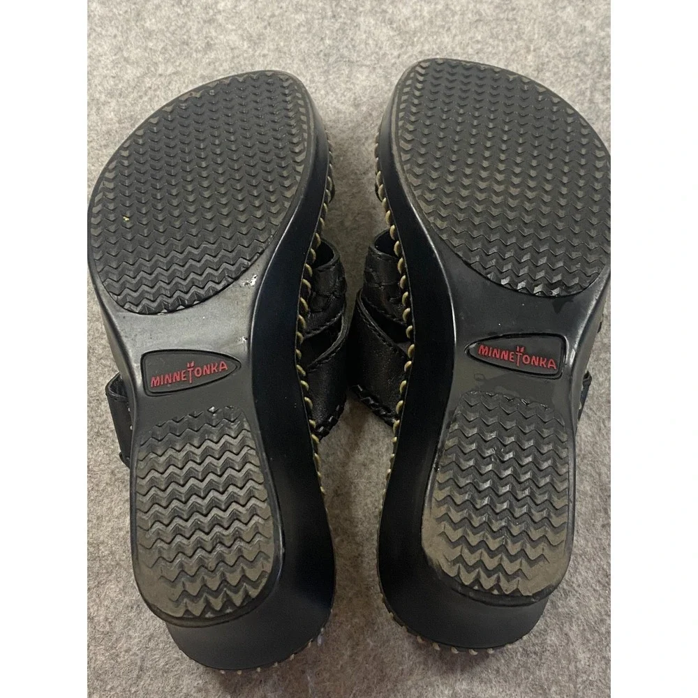 Minnetonka Womens Black Leather Wedge‎ Sandals Strappy Concho Slide Size 6